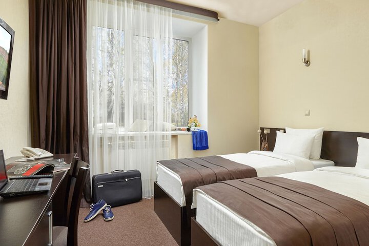 Room 4 of 35
