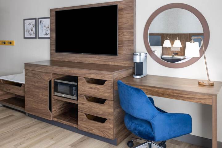 Room 15 of 37