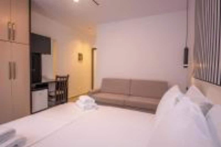Room 32 of 165
