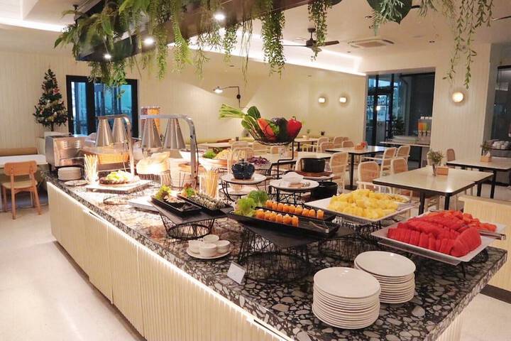 Dining 135 of 157