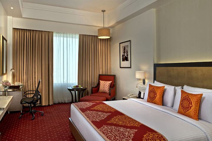Room 6 of 27