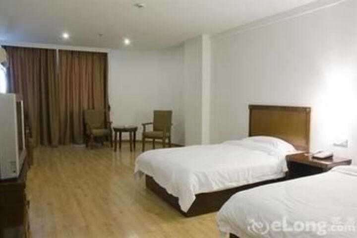 Room 18 of 33
