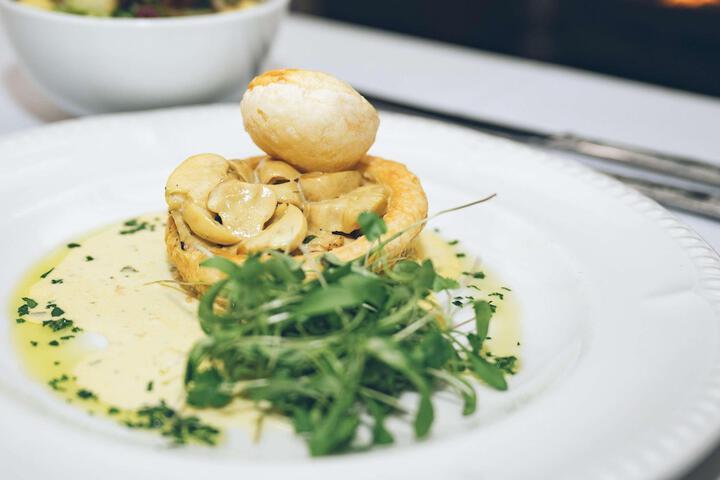 Dining 59 of 68