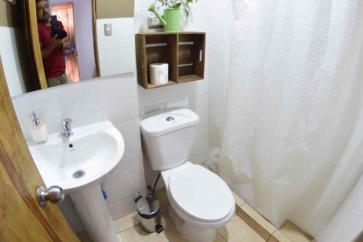 Room 6 of 16