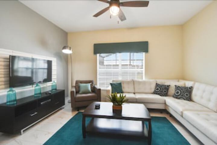ChampionsGate 4BR 3BA Townhome