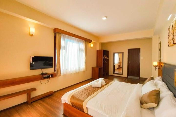 Room 2 of 9