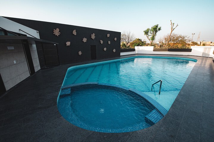 Pool 17 of 29