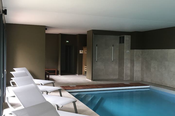 Pool 30 of 39