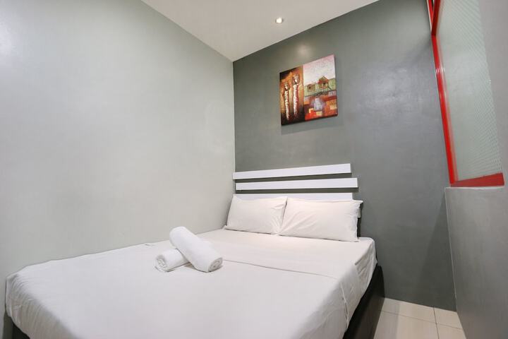 Room 9 of 34