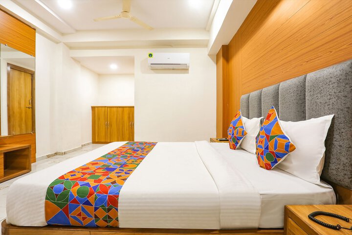 Room 18 of 34