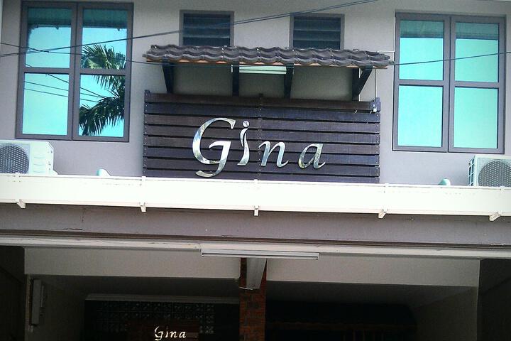 Gina Town House