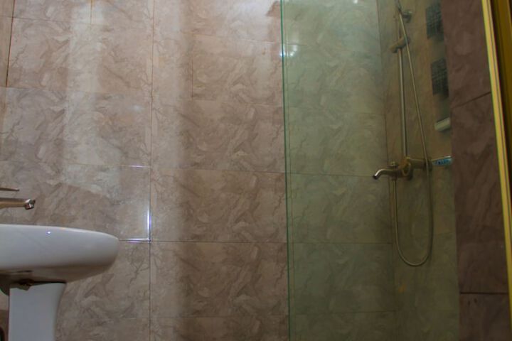 Room 10 of 20