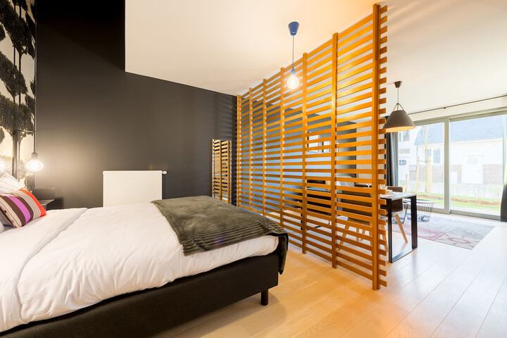 Room 6 of 14
