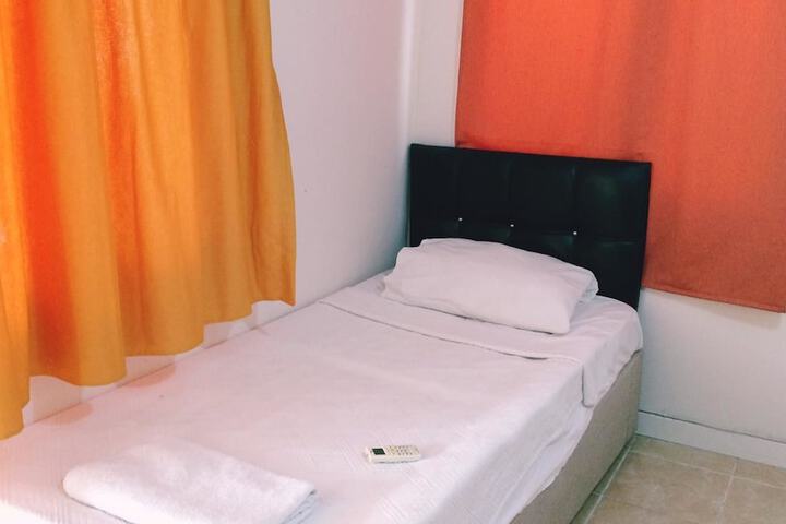 Room 14 of 21