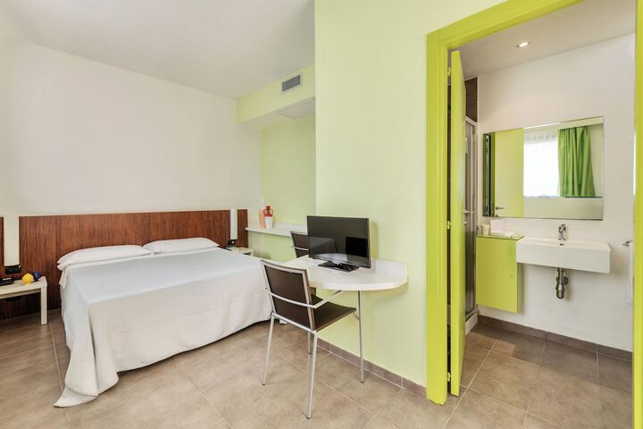 Room 14 of 56