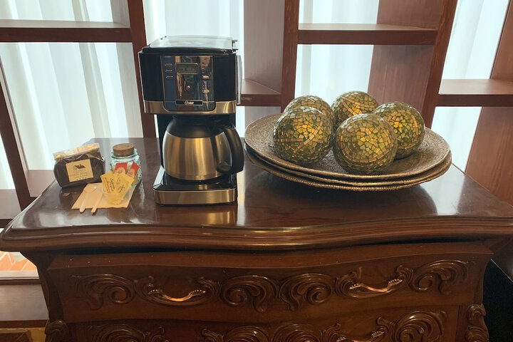 Breakfast/Coffee Service 132 of 230