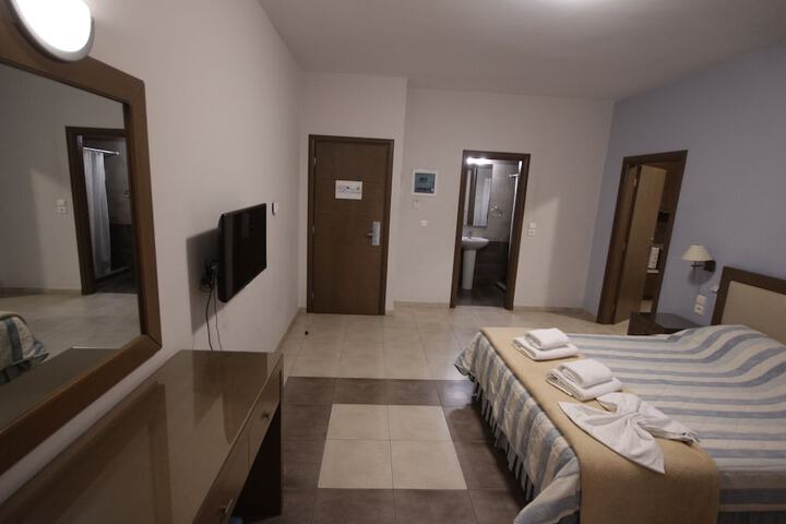 Room 15 of 70