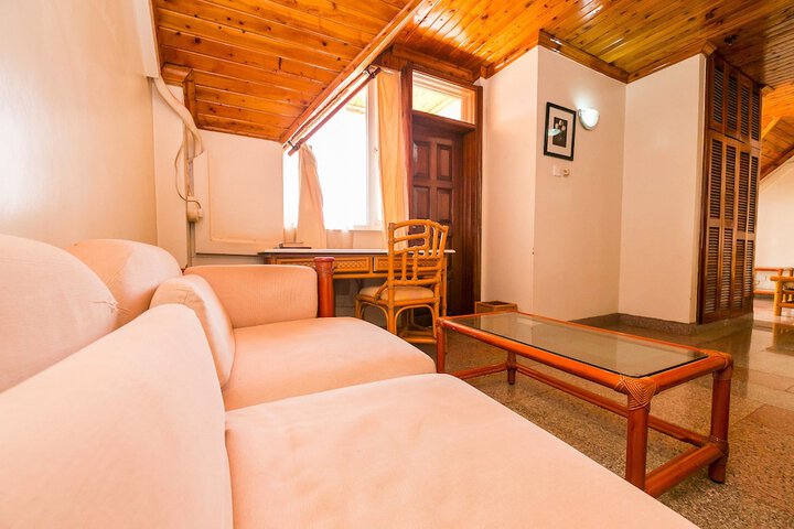 Room 14 of 28