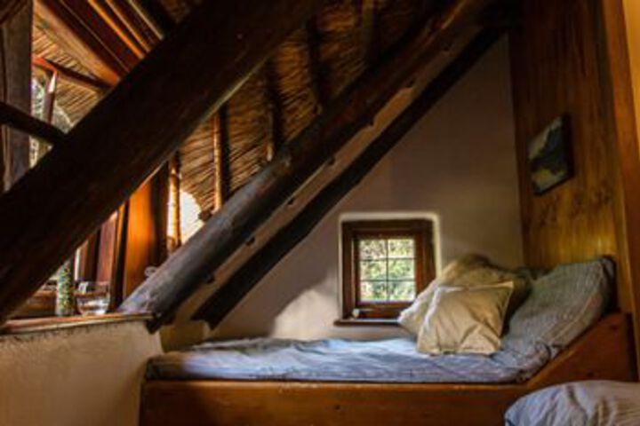 Room 9 of 25