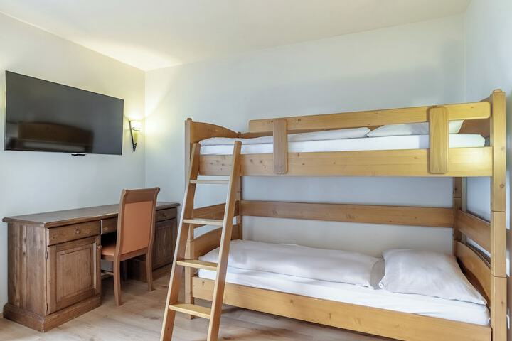 Room 37 of 184