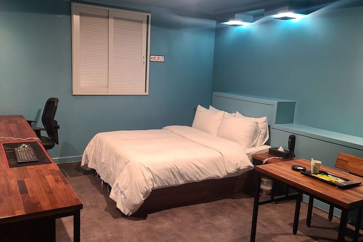 Room 3 of 26