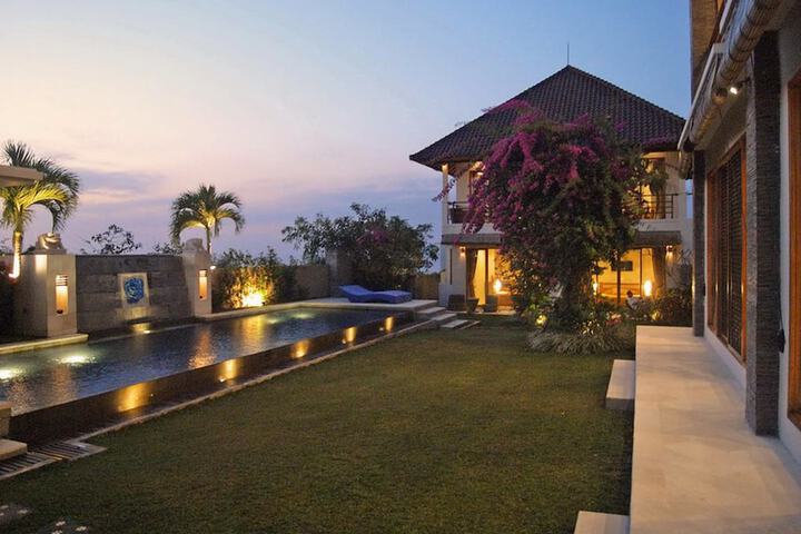 Pools & Facilities