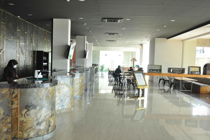 Hotel Interior 5 of 32