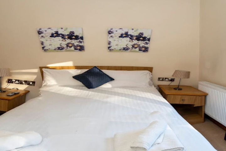 Room 15 of 49