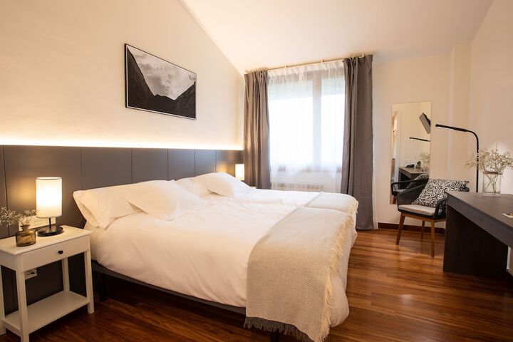 Room 9 of 37