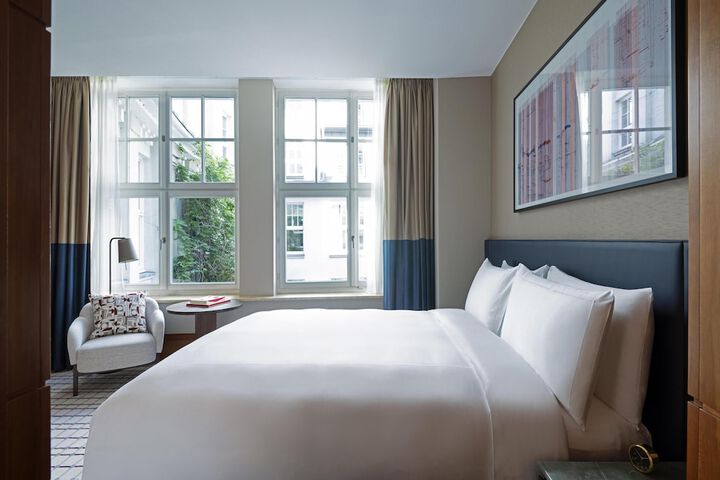 Room 20 of 168