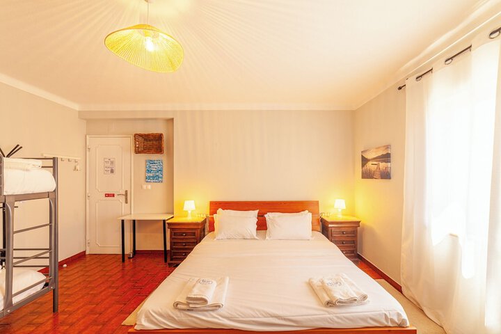 Room 30 of 194