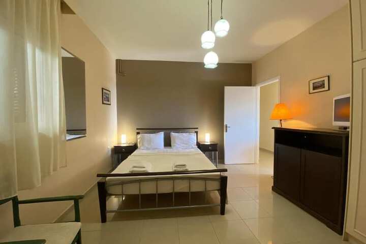 Room 4 of 46