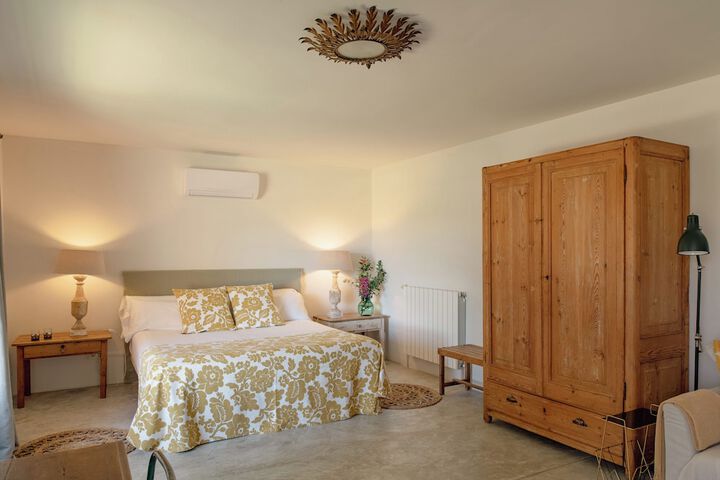 Room 3 of 131