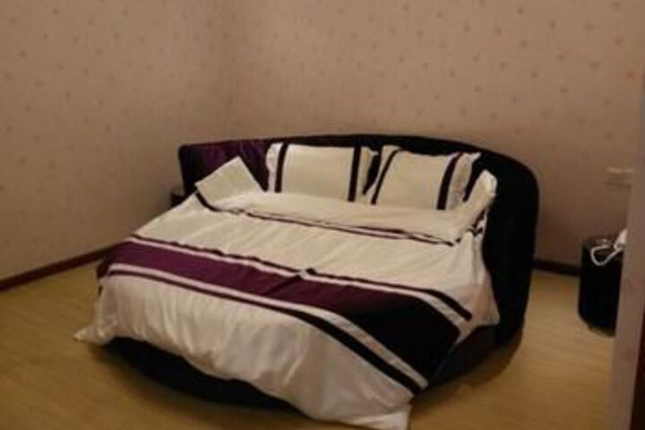 Room 5 of 7