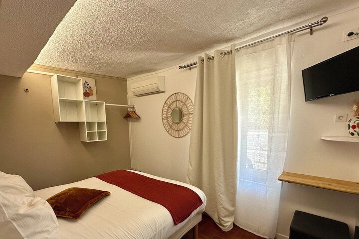 Room 40 of 79