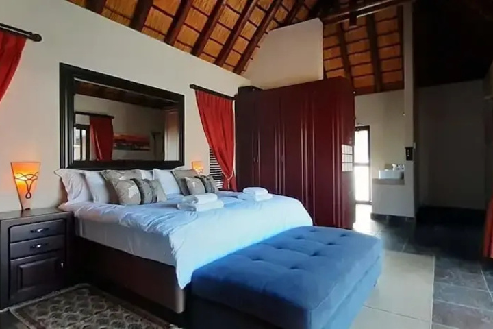 Room 2 of 6