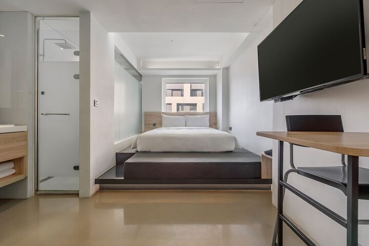 Room 10 of 121