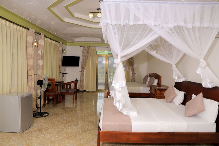 Room 9 of 23