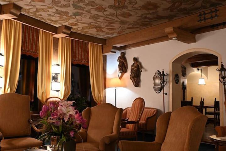 Hotel Interior 6 of 83