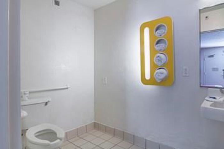 Room 16 of 86