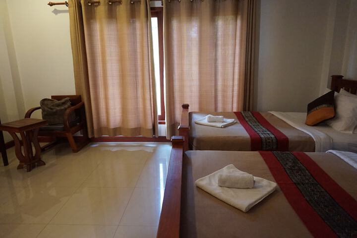 Room 8 of 32