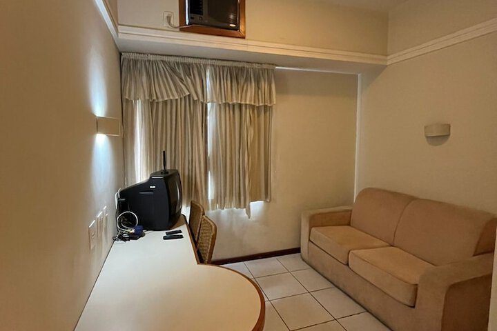 Room 16 of 32