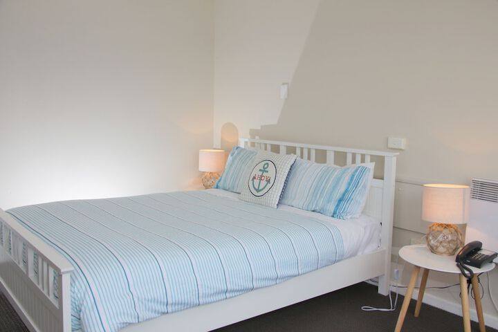 Room 4 of 24