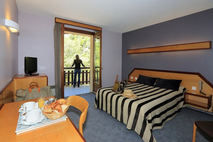 Room 5 of 44