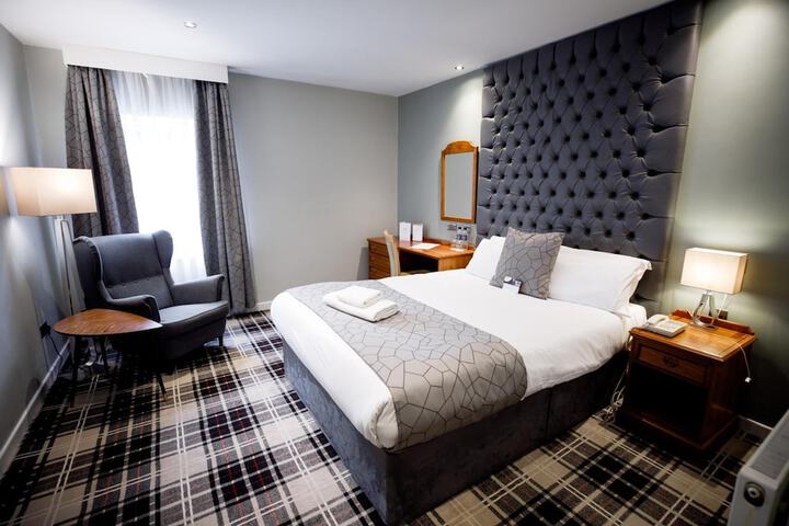 Room 10 of 94