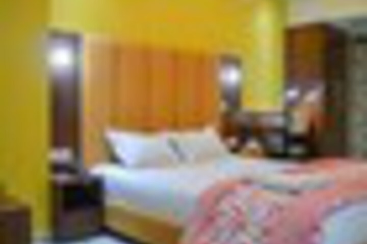 Room 17 of 30