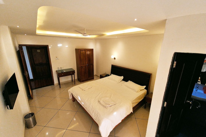 Room 45 of 169