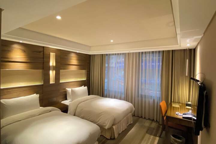 Room 46 of 99