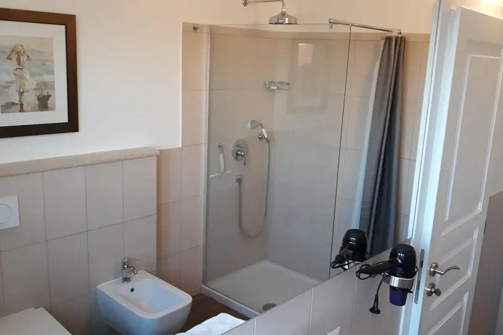 Room 10 of 23