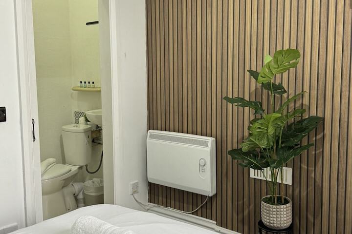 Room 20 of 283